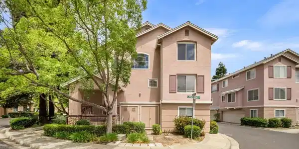 1295 KOI Terrace