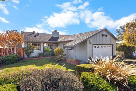 2461 2461 Trenton Dr