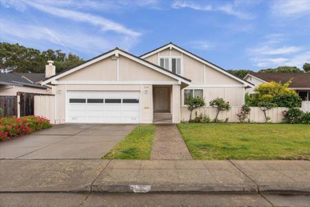 546 Compass Circle