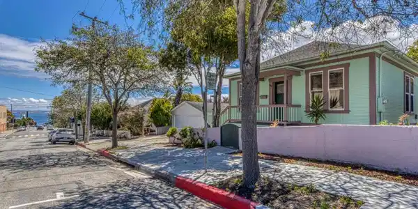 399 Hoffman Avenue