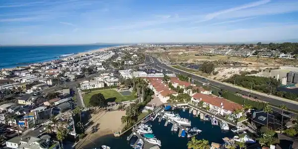 4403 W Coast