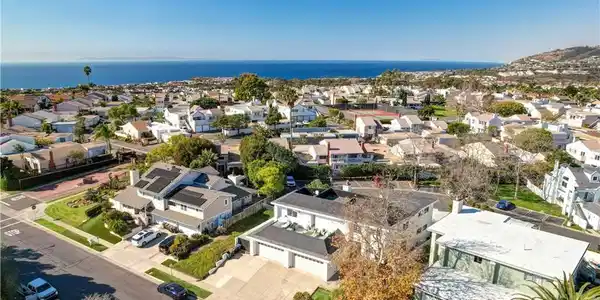33621 Blue Lantern Street