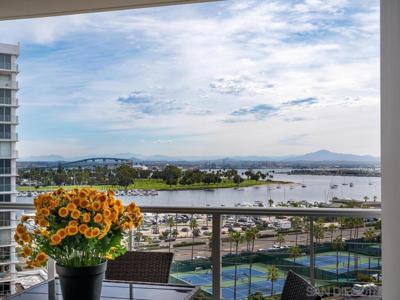 1720 Avenida del Mundo