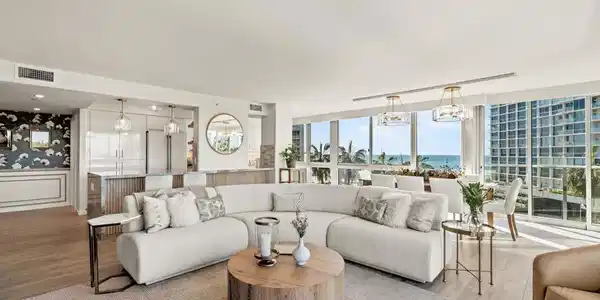 1750 Avenida Del Mundo
