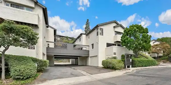 1242 River Glen Row