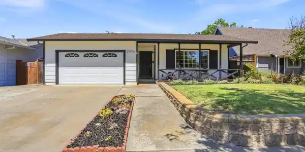 2076 Warmwood Lane
