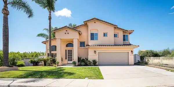 1173 Avenida Frontera