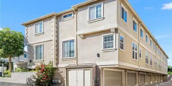 1431 Lomita Boulevard