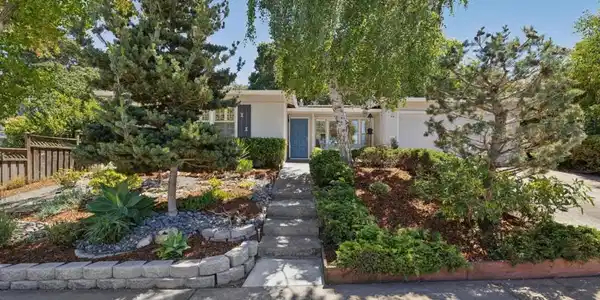 321 La Casa Avenue