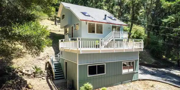 1060 Redwood Drive