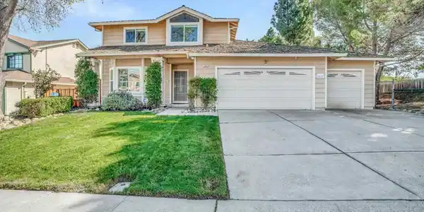 2833 Bellflower Dr