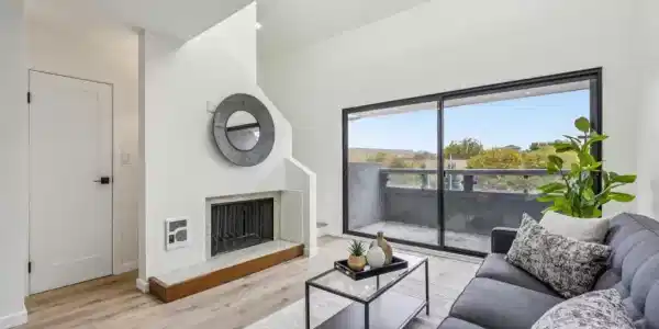 7 Embarcadero West