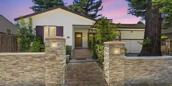 3010 Alameda De Las Pulgas