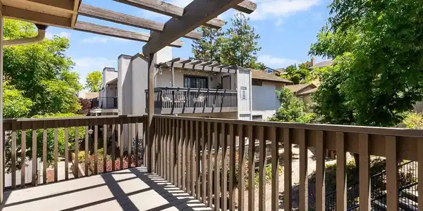 1383 Hull Ln
