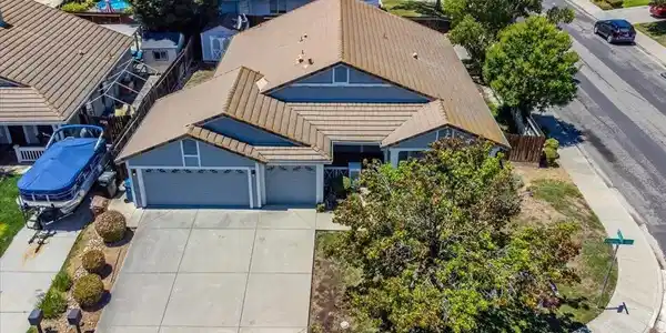 5212 Feather Way