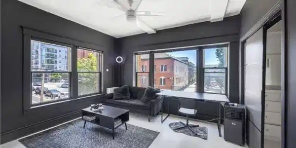 325 W 3rd Street