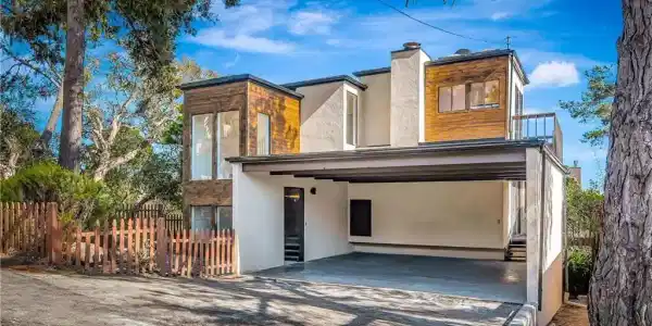 470 Wellington