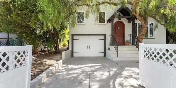 246 Wellington Ave