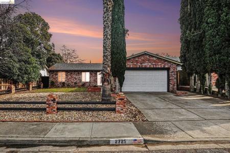 2725 Entrada Cir