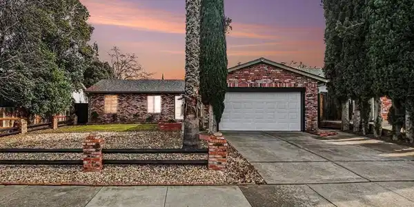 2725 Entrada Cir
