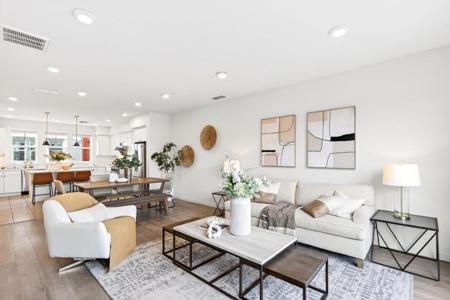 817 Galt Terrace