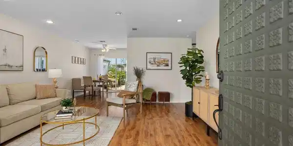 3902 Vista Campana N