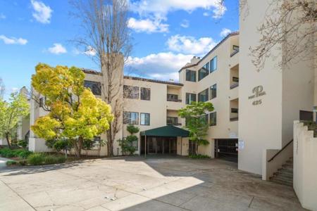 425 N El Camino Real