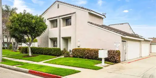 18815 Thornwood Circle