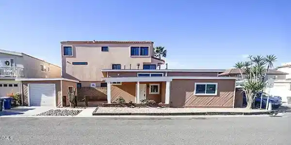 3661 Sunset Lane