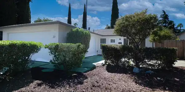27 W Trident Drive