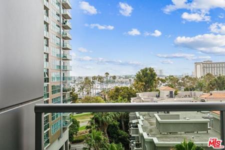 13700 Marina Pointe Drive