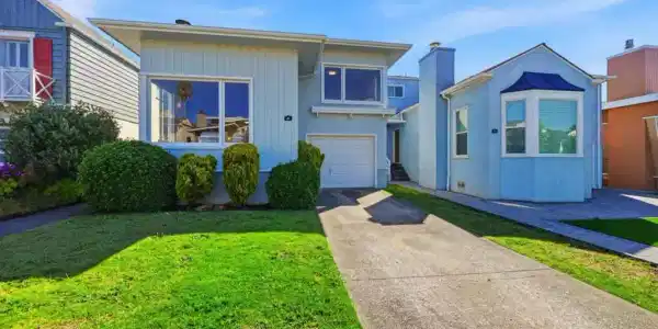 40 Lakemont Drive