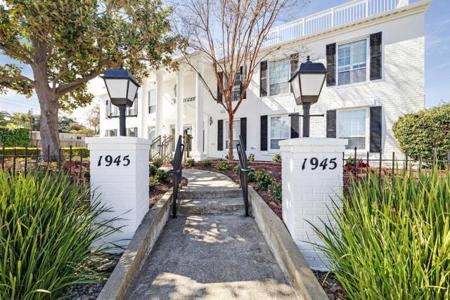 1945 Mount Vernon Court
