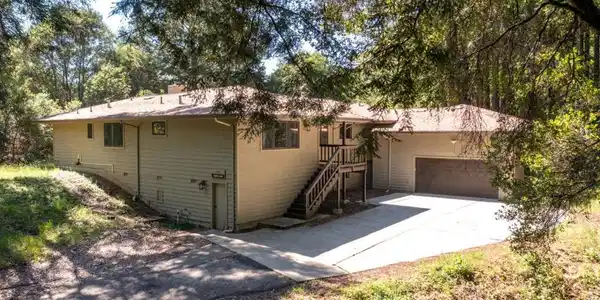 300 Winona Way