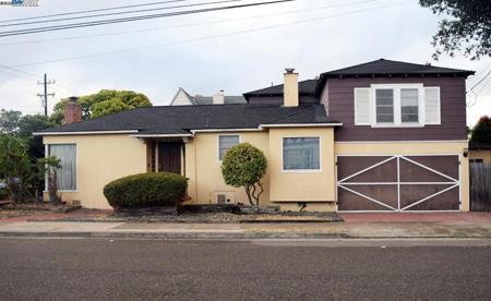 975 Pearl St