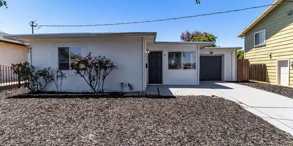 61 Inlet Dr