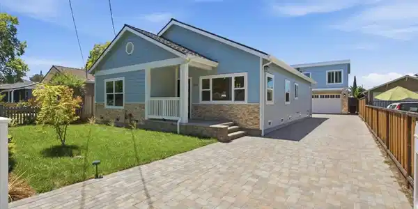 320 Center Street