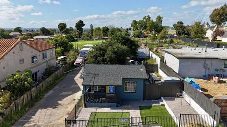 2743 2745 Ridgeway Dr.