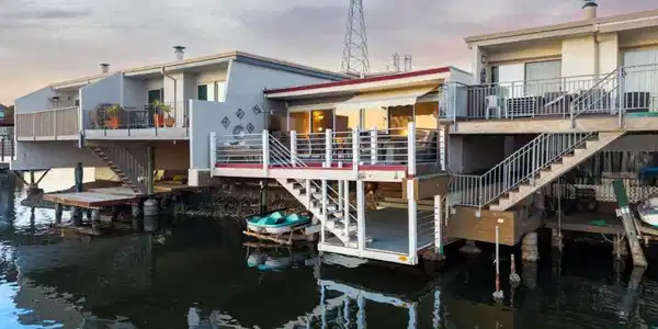 412 Fathom Drive