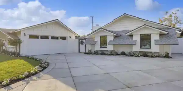 3221 Kempton Drive