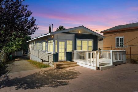 207 Cottonwood Road