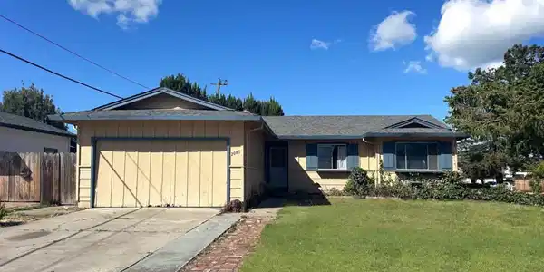 2085 Ashwood Lane