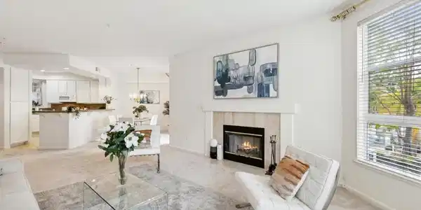 860 Meridian Bay Lane