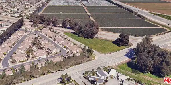 0 Oxnard Boulevard