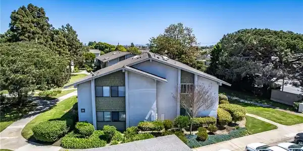 8566 19-G Van Ness Court