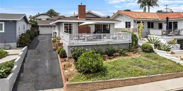 220 W Avenida Alessandro