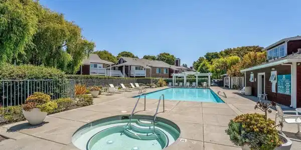 92 Marina Lakes DR