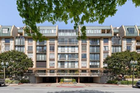 555 Laurel Avenue