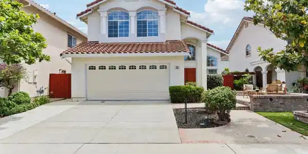 292 Silverlake Court