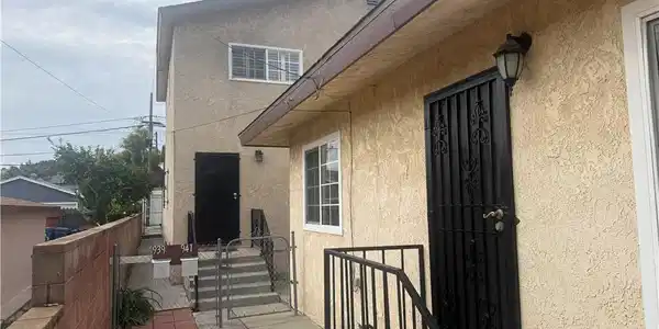 939 W 17th